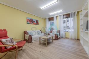Piso en alquiler en Oviedo de 90 m2 photo 0