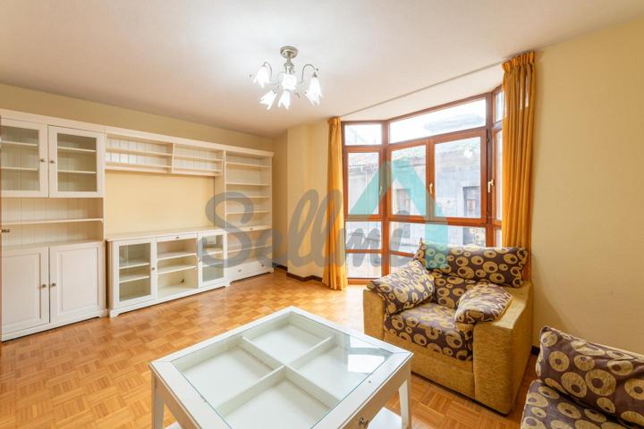 Piso en venta en Grado de 80 m2 photo 0