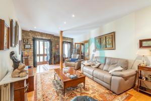 Piso en venta en Oviedo de 188 m2 photo 0