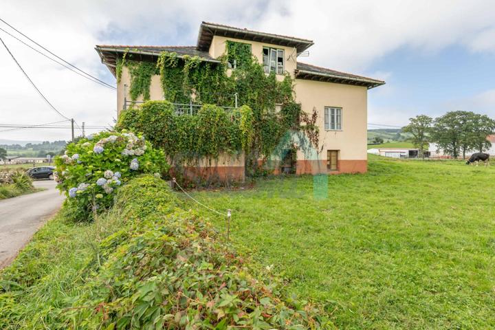 Casa - Chalet en venta en Porciles de 263 m2 photo 0