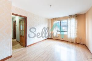 Piso en venta en Mieres de 89 m2 photo 0