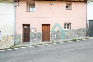 Adosado en venta en Tineo de 112 m2 photo 0