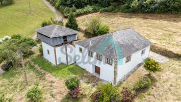 Casa De Pueblo en venta en San Pedro de Paredes de 256 m2 photo 0
