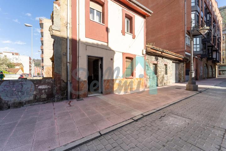 Adosado en venta en Mieres de 152 m2 photo 0