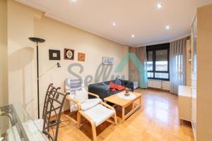 Piso en alquiler en Oviedo de 80 m2 photo 0