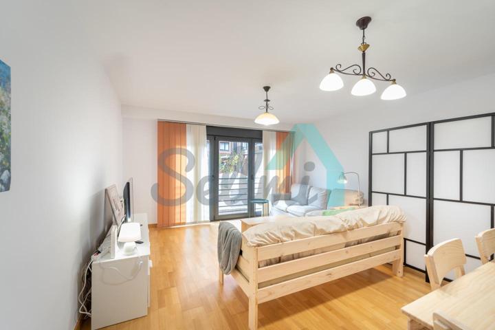 Habitación en alquiler en Oviedo de 92 m2 photo 0