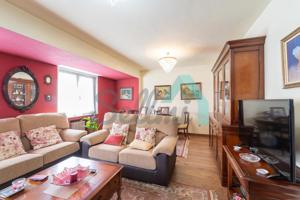 Piso en venta en Oviedo de 90 m2 photo 0