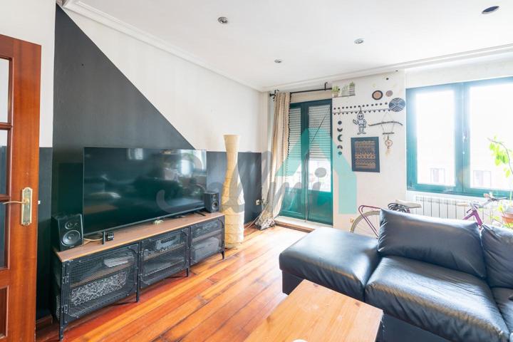 Piso en venta en Gijón de 88 m2 photo 0