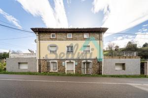 Casa - Chalet en venta en Castañéu de 495 m2 photo 0