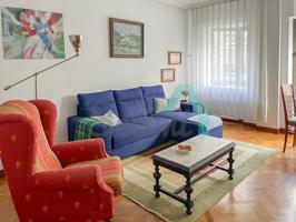 Piso en alquiler en Oviedo de 82 m2 photo 0