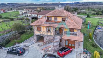 Casa - Chalet en venta en Castañera de 307 m2 photo 0