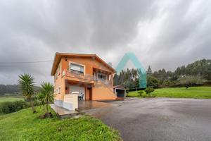 Casa - Chalet en venta en Caseras de 170 m2 photo 0