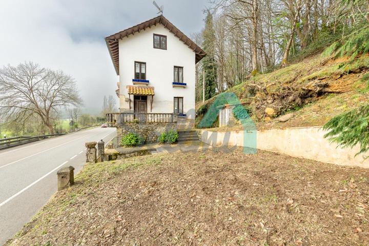Casa - Chalet en venta en Arobes de 280 m2 photo 0