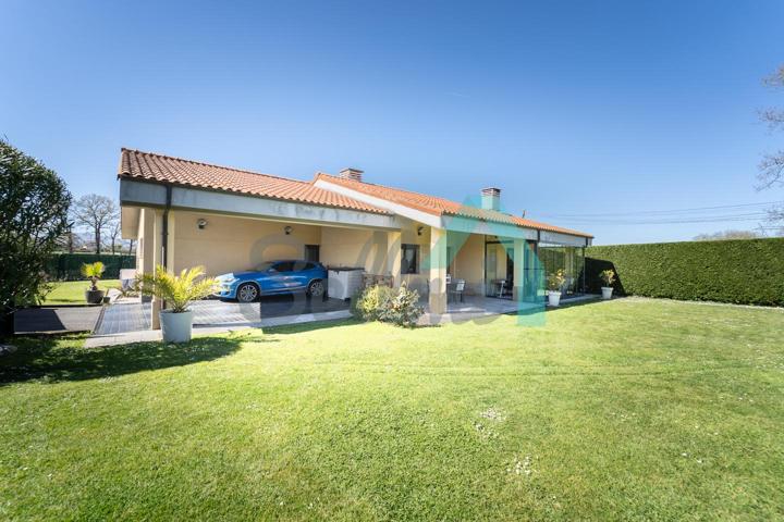 Casa - Chalet en venta en Granda de 172 m2 photo 0