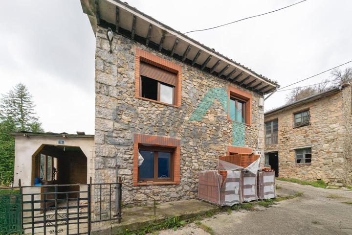 Casa - Chalet en venta en La Mesnada de 121 m2 photo 0