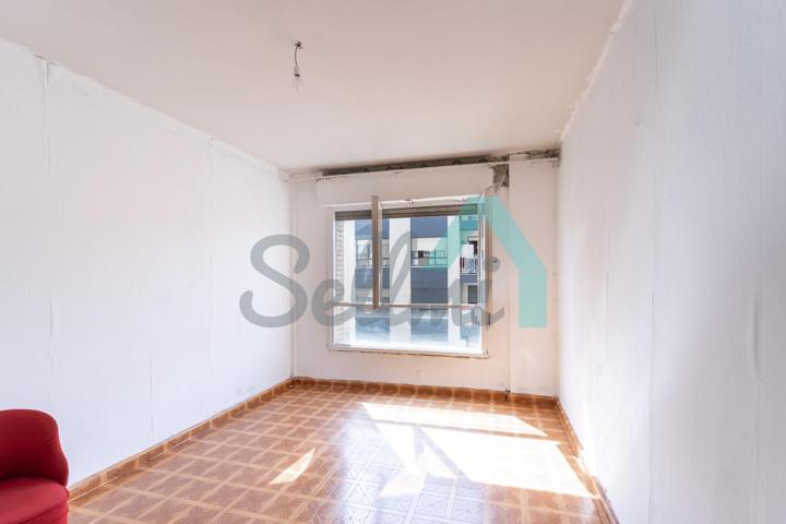 Piso en venta en Nava de 81 m2 photo 0