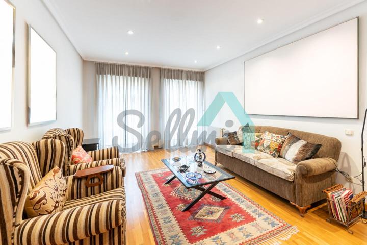 Piso en venta en Oviedo de 132 m2 photo 0