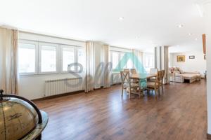 Piso en venta en Oviedo de 208 m2 photo 0