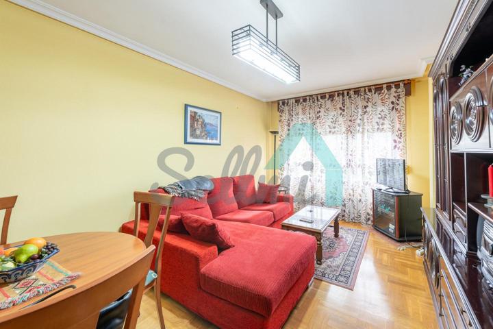 Piso en alquiler en Oviedo de 87 m2 photo 0