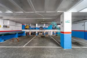 Plaza De Parking en venta en Oviedo de 14 m2 photo 0