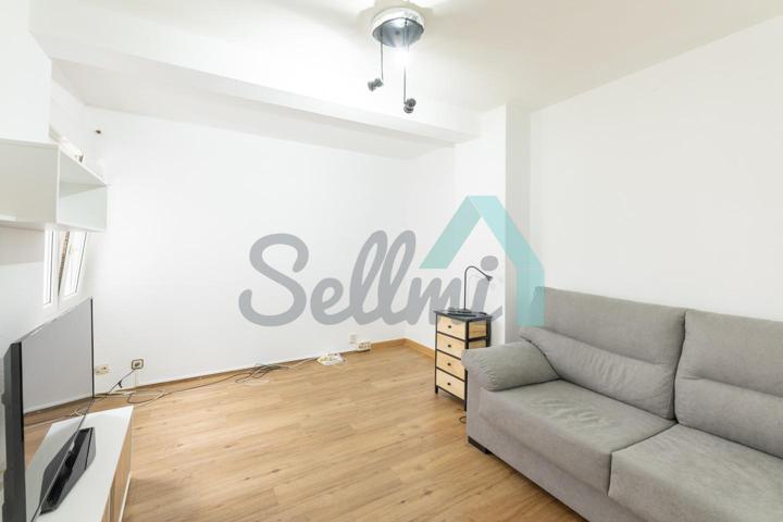 Piso en venta en Oviedo de 74 m2 photo 0