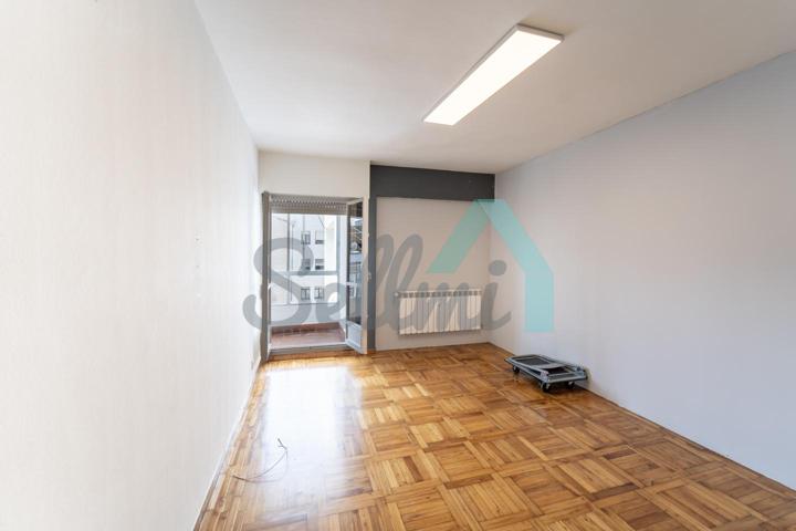 Piso en alquiler en Oviedo de 86 m2 photo 0