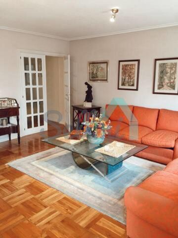 Piso en venta en Pravia de 158 m2 photo 0