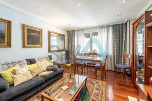 Piso en venta en Oviedo de 136 m2 photo 0