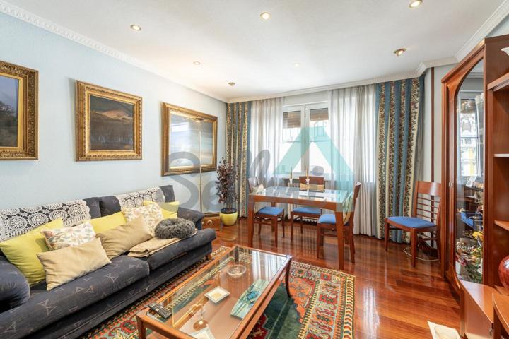 Piso en venta en Oviedo de 136 m2 photo 0