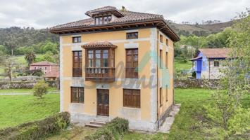 Casa - Chalet en venta en Vidiago de 272 m2 photo 0