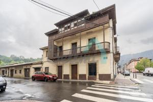 Casa - Chalet en venta en Infiesto de 562 m2 photo 0