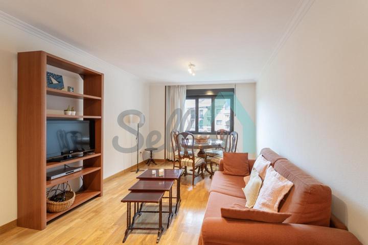Piso en venta en Oviedo de 93 m2 photo 0