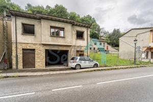 Casa - Chalet en venta en La Hueria de Carrocera de 281 m2 photo 0