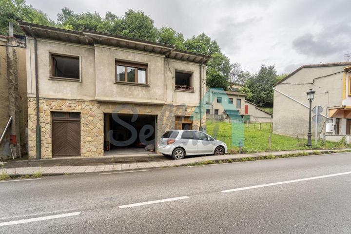 Casa - Chalet en venta en La Hueria de Carrocera de 281 m2 photo 0
