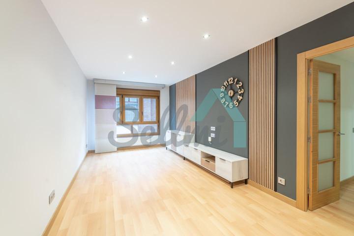 Piso en alquiler en Oviedo de 85 m2 photo 0