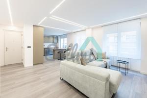 Piso en venta en Oviedo de 134 m2 photo 0