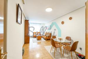 Piso en alquiler en Oviedo de 101 m2 photo 0