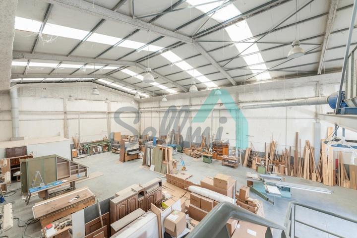 Nave Industrial en venta en El Berrón de 522 m2 photo 0
