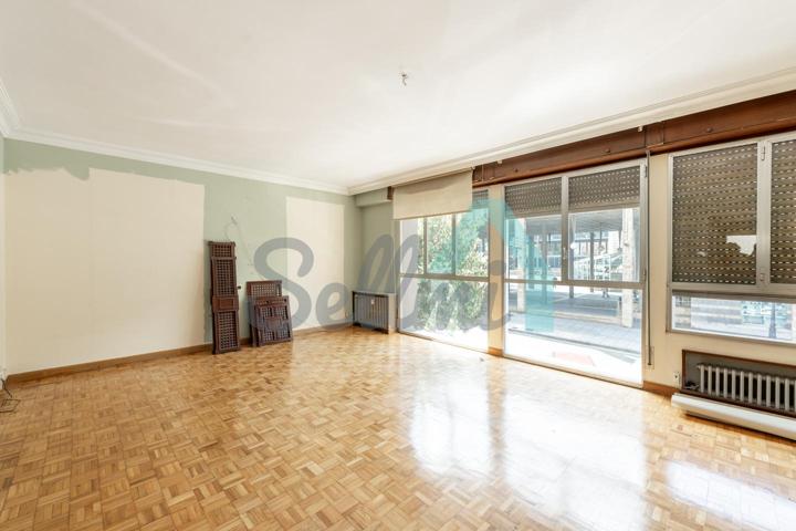 Piso en venta en Oviedo de 157 m2 photo 0
