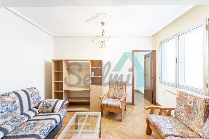 Piso en venta en Oviedo de 65 m2 photo 0