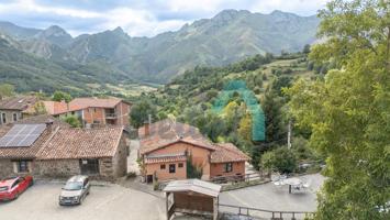 Casa - Chalet en venta en Ladines de 175 m2 photo 0