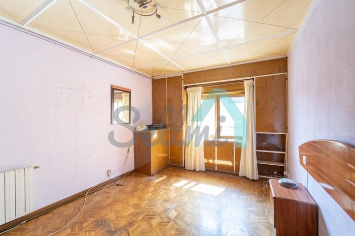 Piso en venta en Oviedo de 101 m2 photo 0