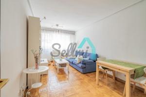 Piso en venta en Oviedo de 69 m2 photo 0