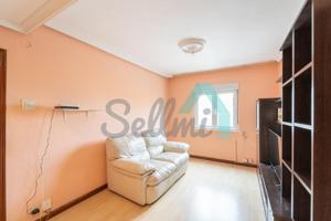 Piso en venta en Oviedo de 72 m2 photo 0