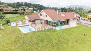Casa - Chalet en venta en Lugones de 273 m2 photo 0