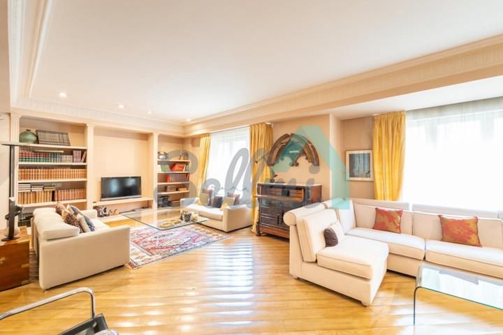 Piso en venta en Oviedo de 173 m2 photo 0