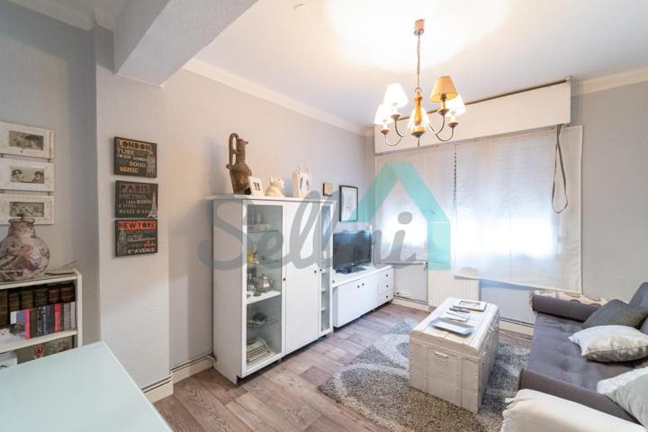Piso en venta en Oviedo de 74 m2 photo 0
