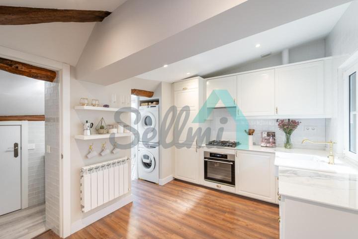 Piso en venta en Oviedo de 107 m2 photo 0