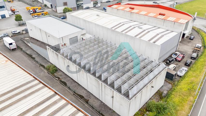 Nave Industrial en venta en Oviedo de 3427 m2 photo 0