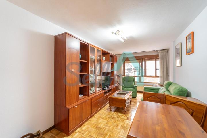 Piso en alquiler en Oviedo de 62 m2 photo 0